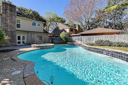 15718 Ridge Park Dr Houston, TX 77095
