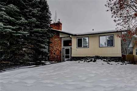 14119 Parkside Drive SE Calgary, AB T2J 3X3