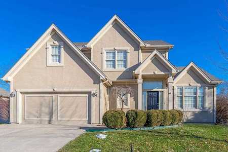 6615 N Nevada Ave Parkville, MO 64152