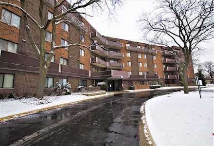 850 Wellington Ave #213 Elk Grove Village, IL 60007