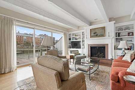 343 Commercial St #TH13 Boston, MA 02109
