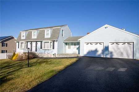 4 Maloney LANE Middletown, RI 02842
