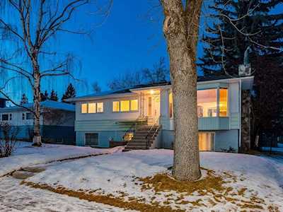3216 28 Avenue SW Calgary, AB T3E 0R8