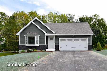 4 Tuck Dr Brentwood, NH 03833