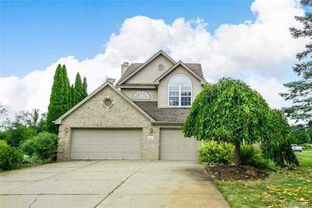 16160 Silverwood Dr Fenton Twp, MI 48430