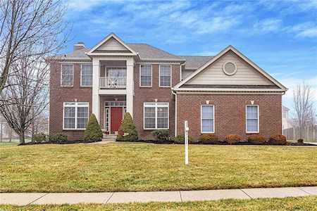 8920 Shelburne Way Zionsville, IN 46077