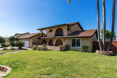 942 Lacebark St San Marcos, CA 92069