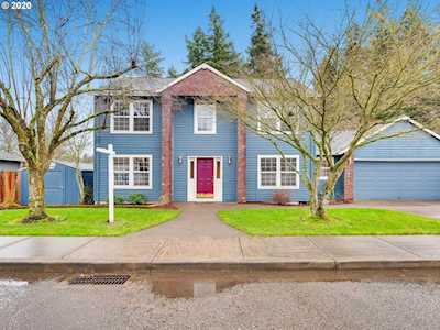 1582 NE 19th Loop Canby, OR 97013
