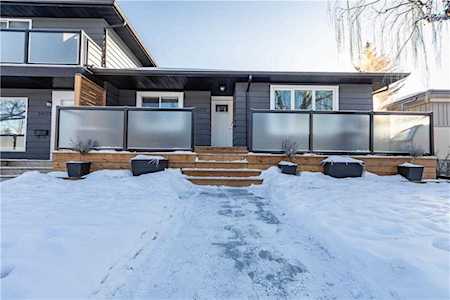 3607 Kerry Park Road SW Calgary, AB T3E 4S5