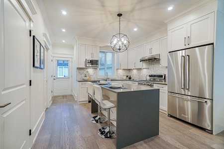 1227 Park Drive Vancouver, BC V6P 2K1