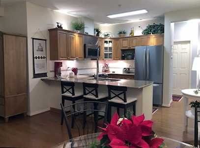 5270 Oakmount Crescent #303 Burnaby, BC V5H 4S1