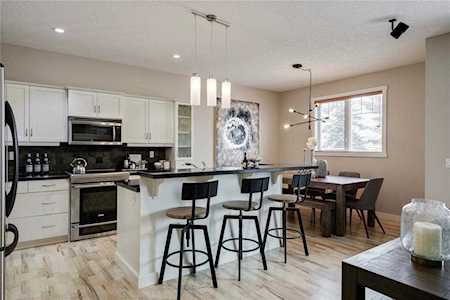 75 Wentworth Manor SW Calgary, AB T3H 5K5