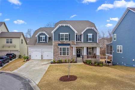 698 Maple Hill Dr Fort Mill, SC 29715
