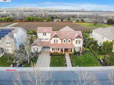 2277 Vineyard Heights Ln Pleasanton, CA 94566