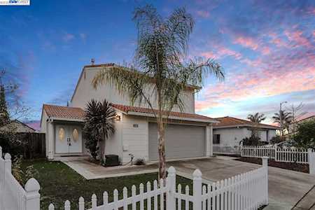 1142 Lovelock Way Hayward, CA 94544