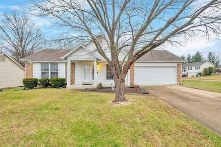 1312 Cambrook Ct St Charles, MO 63304
