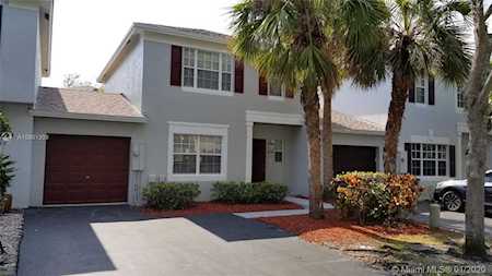 6005 Harbor Isle Way #496 Tamarac, FL 33321