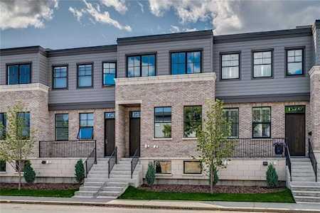 1587 38 Avenue SW Calgary, AB T2T 4C7