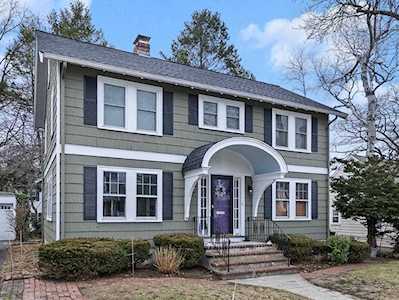 21 Arapahoe Rd Newton, MA 02465
