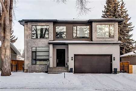 96 Chelsea Street NW Calgary, AB T2K 1N9