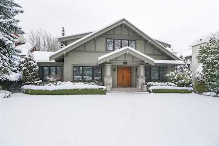 1323 W 26th Avenue Vancouver, BC V6H 2B2