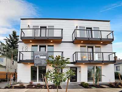 2050 N Killingsworth St #9 Portland, OR 97217