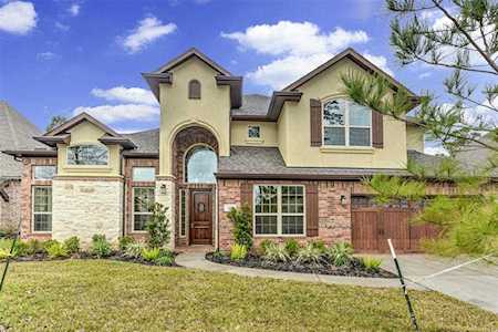 2410 Belton Shores Dr Conroe, TX 77304