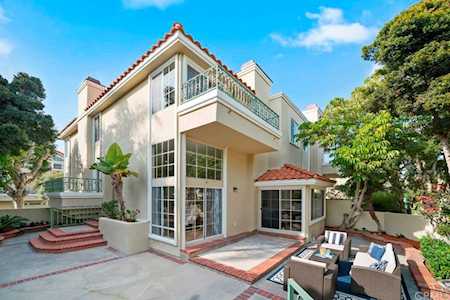 19416 Castlewood Circle Huntington Beach, CA 92648