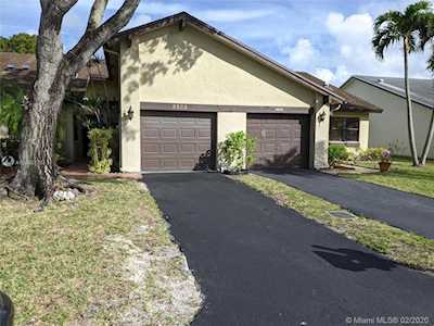 8202 NW 100th Dr Tamarac, FL 33321