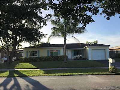 8113 NW 73rd Ave Tamarac, FL 33321