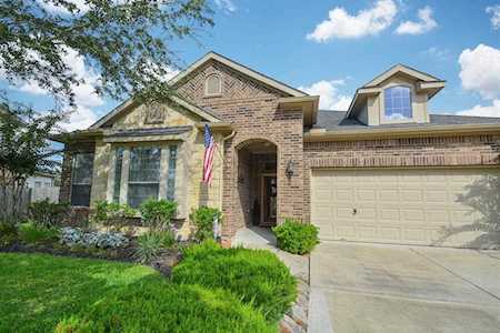4131 Candle Cove Ct Sugar Land, TX 77479