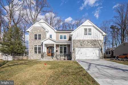 911 Cottage St SW Vienna, VA 22180