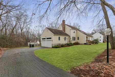 8 Pheasant Hill Bellingham, MA 02019