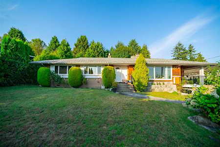 2030 Westdean Crescent West Vancouver, BC V7V 3Z9