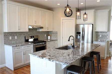 131 Heritage Drive Cochrane, AB T4C 0Y3
