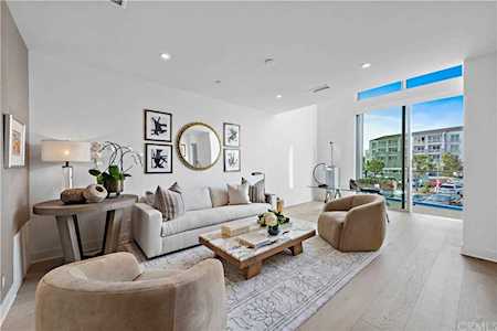 3304 Via Oporto Newport Beach, CA 92663