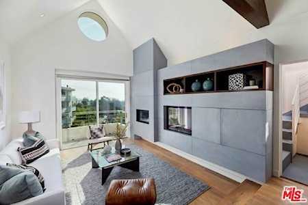 15425 Antioch Street #406 Pacific Palisades, CA 90272