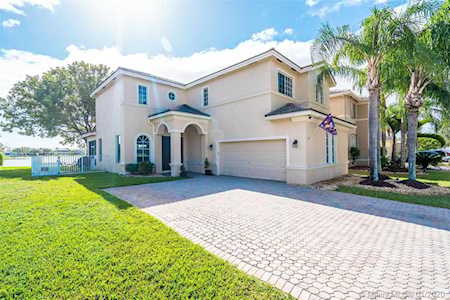 19350 SW 61st Street Pembroke Pines, FL 33332