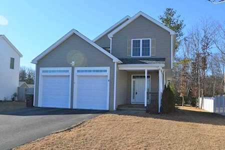8 Northern Lights Way Bellingham, MA 02019