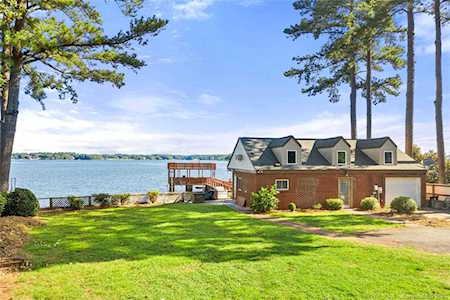 17028 Island View Dr Cornelius, NC 28031