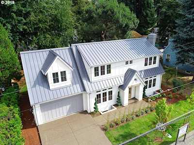 210 Northshore Rd Lake Oswego, OR 97034