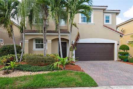 826 NW 127th Ave Coral Springs, FL 33071