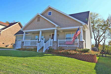 2121 Two Springs Dr Shelbyville, KY 40065