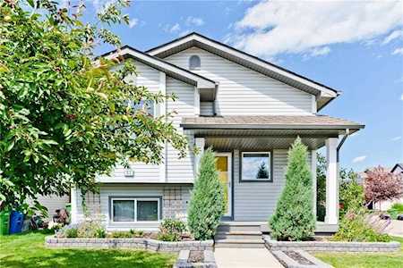 82 Creek Springs Road NW Airdrie, AB T4B 2V5