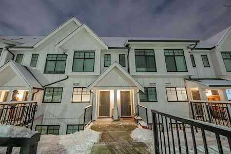 5152 Canada Way #6 Burnaby, BC V5E 2M3