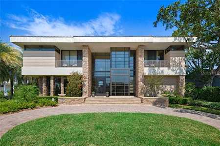 4927 W Bay Way Place Tampa, FL 33629