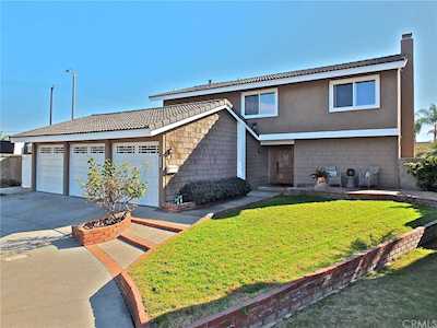 8962 Henton Drive Huntington Beach, CA 92646