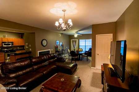 10330 Dorsey Village Dr Louisville, KY 40223