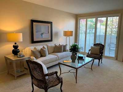 22315 Erwin Street Woodland Hills, CA 91367