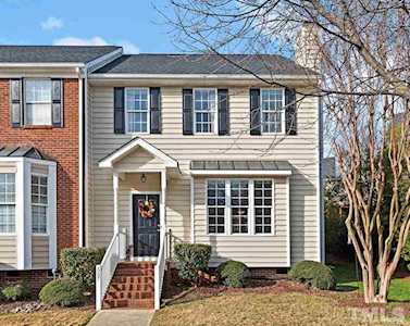 607 Nottinghill Walk Apex, NC 27502